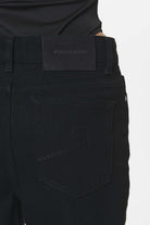 Pegador Moi Wide Jeans Black Detailshot aus der Do not Disturb Kollektion für DaHerren