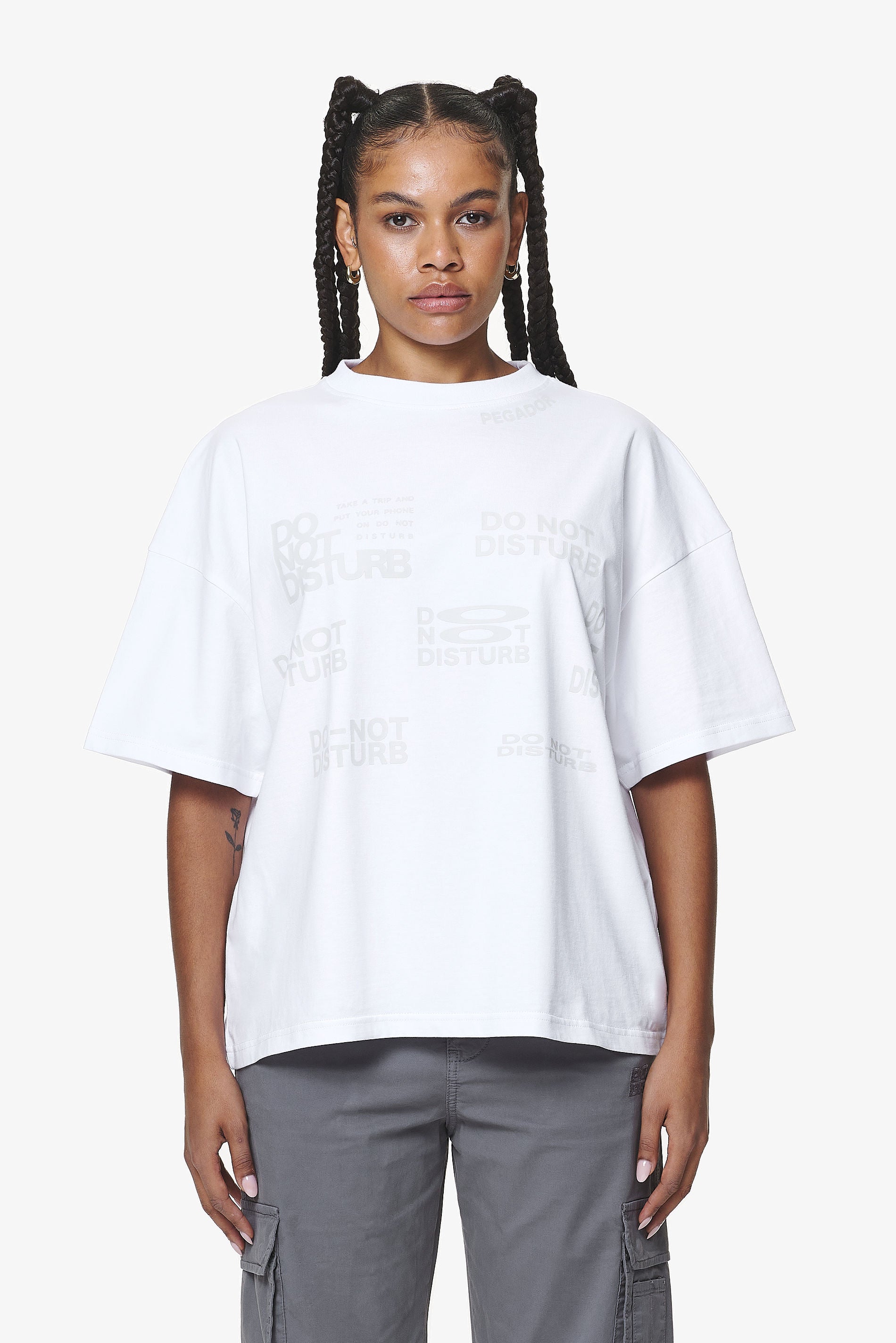 Pegador Groven Heavy Oversized Tee White Hauptansicht aus der Do not Disturb Kollektion für DaHerren