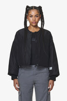 Pegador Floro Volume Puffer Bomber Jacket Black Seitenansicht aus der Do not Disturb Kollektion für DaHerren