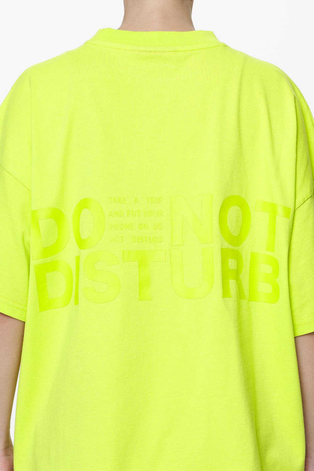 Pegador Groven Heavy Oversized Tee Washed Lime Yellow Detailshot aus der Do not Disturb Kollektion für DaHerren