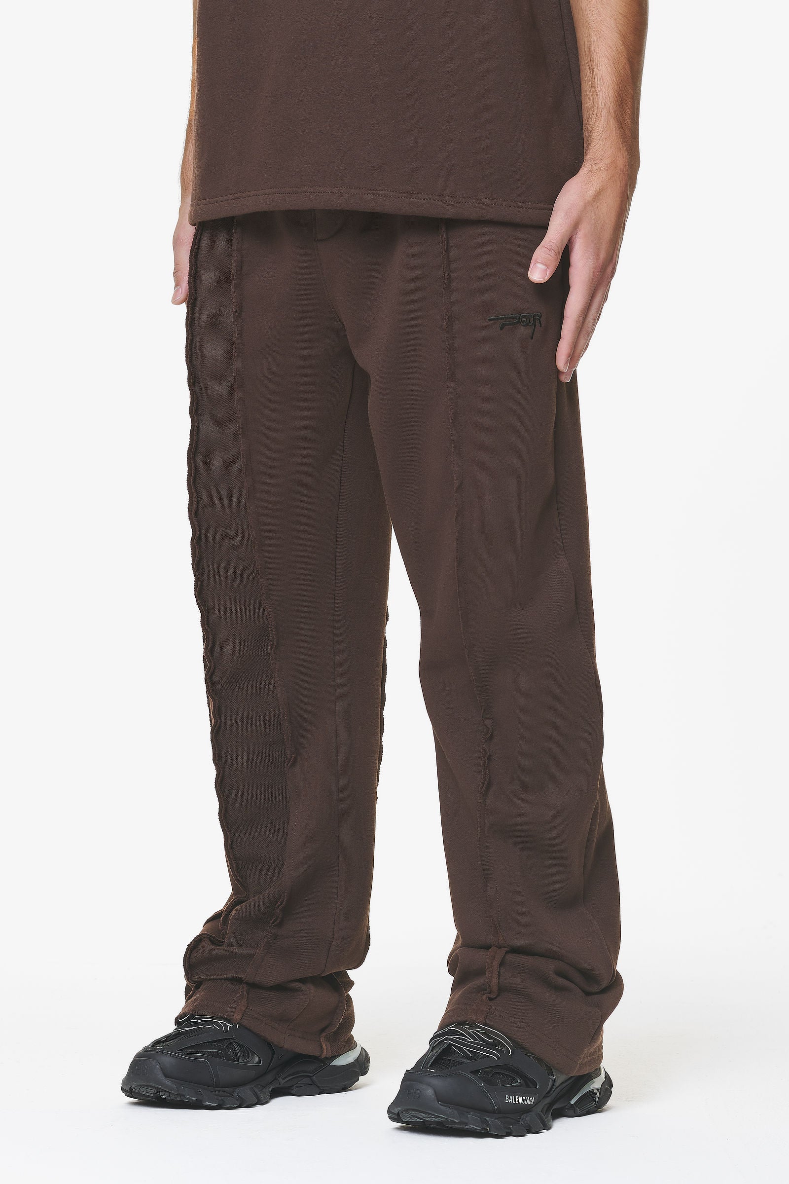 Pegador Wyso Inside Out Terry Sweat Pants Washed Oak Brown Hauptansicht aus der Do not Disturb Kollektion für Herren