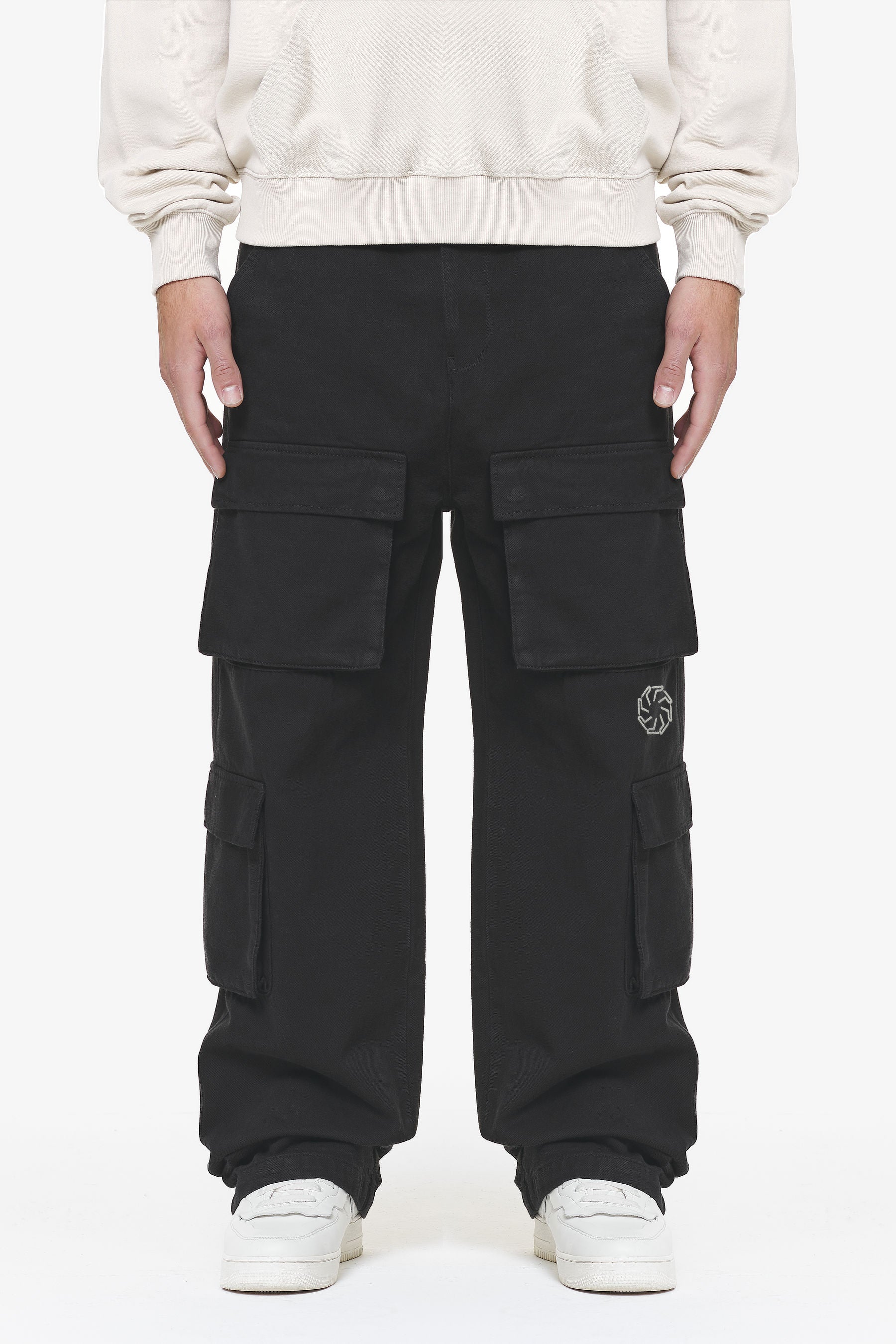 Pegador Bantam Wide Cargo Pants Black Hauptansicht aus der Do not Disturb Kollektion für Herren