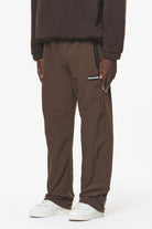 Pegador Rydal Tech Pants Oak Brown Hauptansicht aus der Do not Disturb Kollektion für Herren