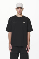 Pegador Barone Oversized Tee Black Seitenansicht aus der Do not Disturb Kollektion für Herren