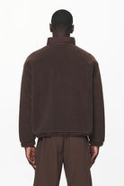 Pegador Fierro Teddy Halfzip Sweater Oak Brown Gegenansicht aus der Do not Disturb Kollektion für Herren