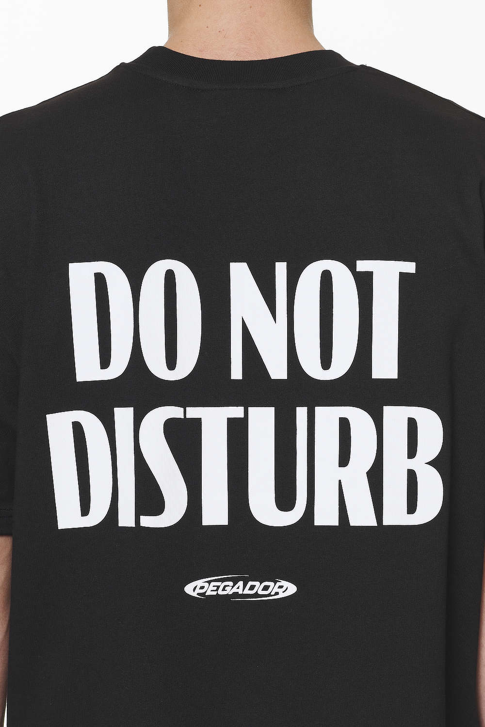 Pegador Crail Oversized Tee Black Detailshot aus der Do not Disturb Kollektion für Herren