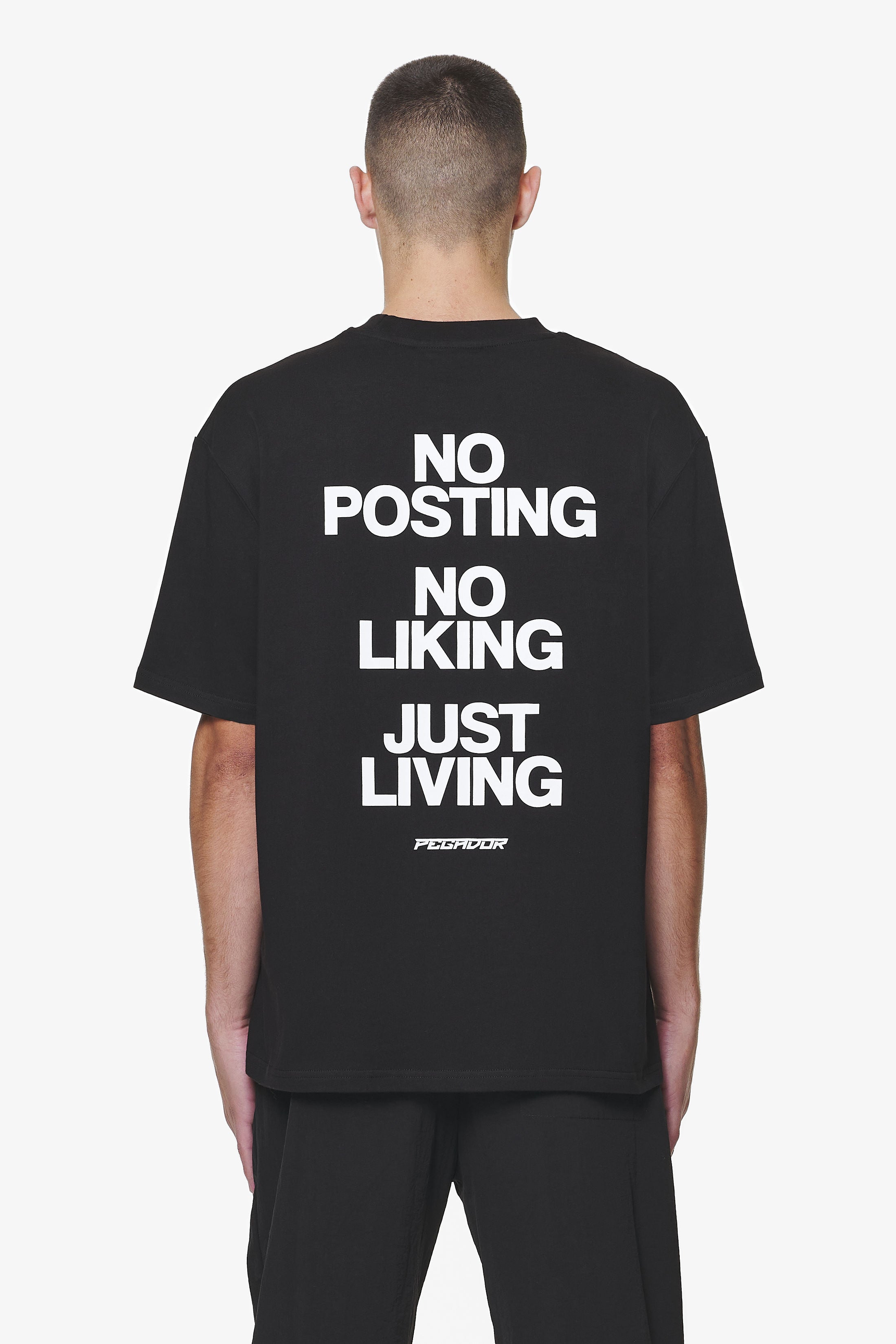 Pegador Devon Oversized Tee Black Hauptansicht aus der Do not Disturb Kollektion für Herren