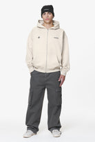 Pegador Gien Oversized Sweat Jacket Washed Dust Cream Ganzkörper Bild aus der Do not Disturb Kollektion für Herren