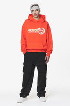 Pegador Eazor Oversized Hoodie Washed Signal Red Ganzkörper Bild aus der Do not Disturb Kollektion für Herren