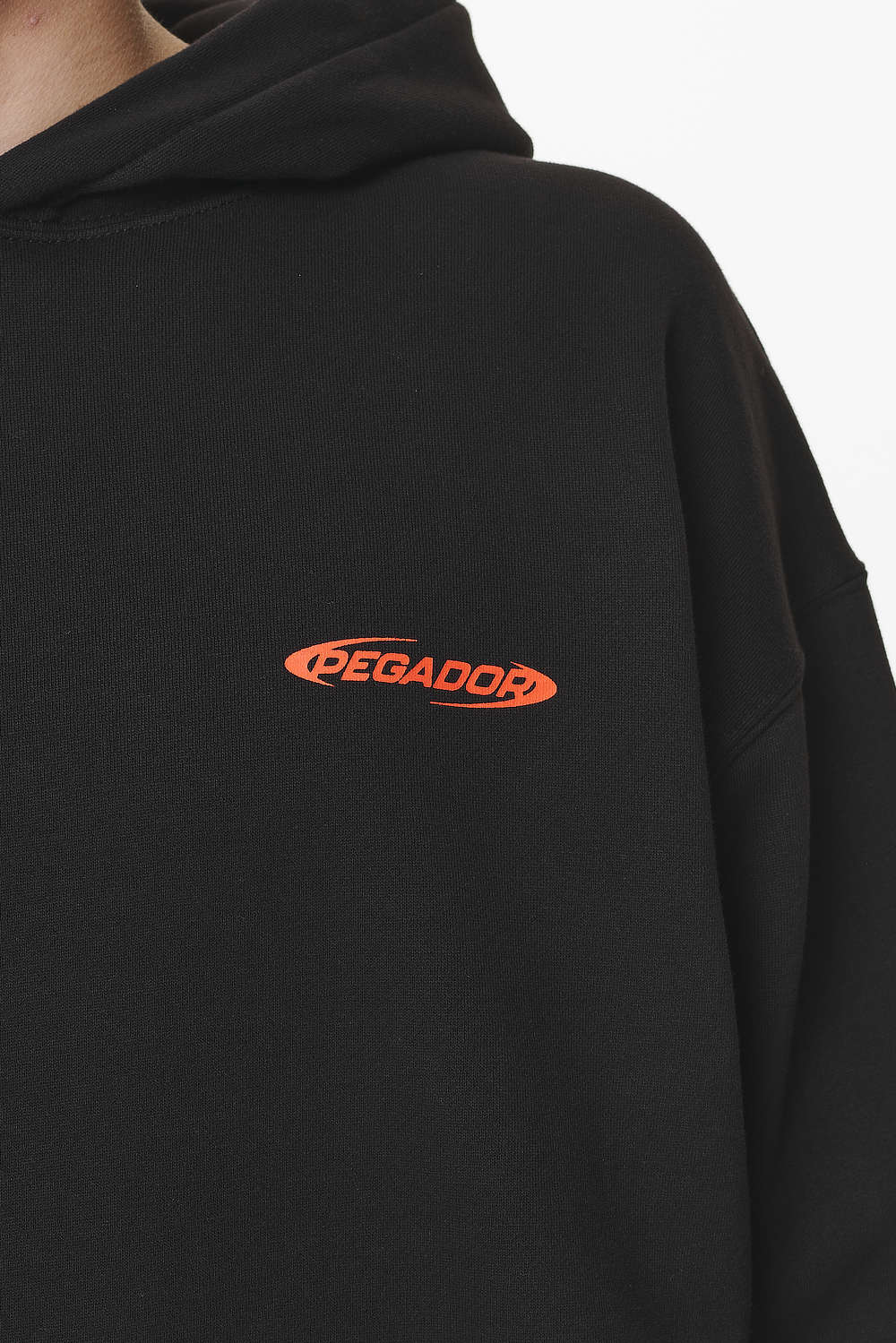 Pegador Furber Oversized Hoodie Black Detailshot aus der Do not Disturb Kollektion für Herren