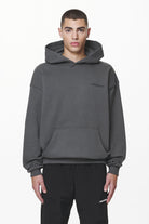 Pegador Furber Oversized Hoodie Washed Volcano Grey Seitenansicht aus der Do not Disturb Kollektion für Herren