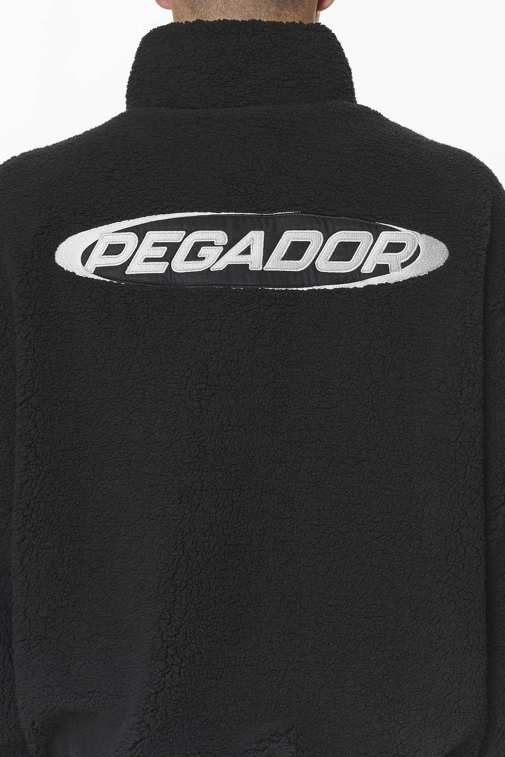 Pegador Defoe Teddy Halfzip Sweater Black Detailshot aus der Do not Disturb Kollektion für Herren