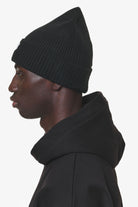 Pegador Fargo Beanie Black Ganzkörper Bild aus der Do not Disturb Kollektion für Herren