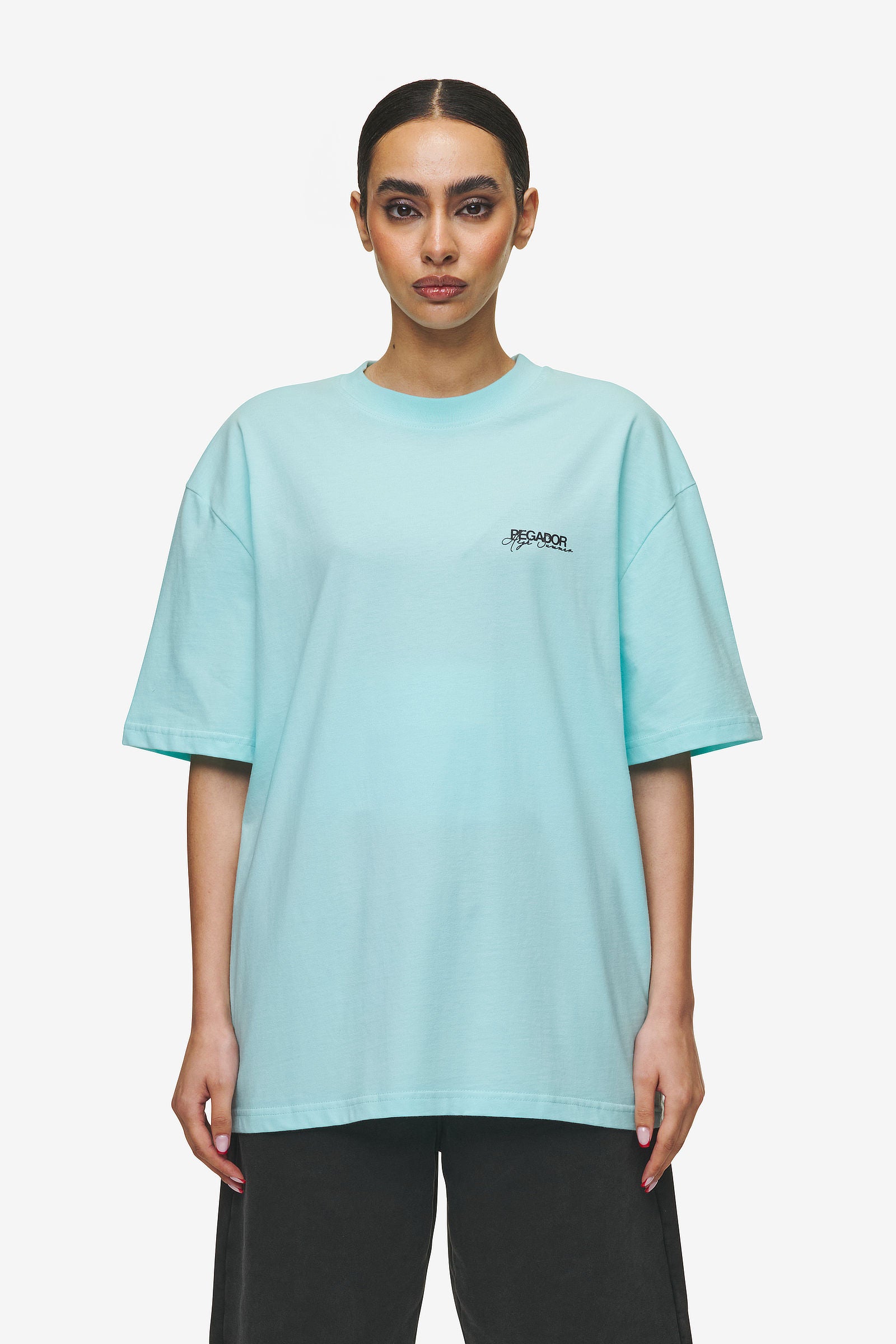 Pegador Patino Oversized Tee Washed Sky Blue Seitenansicht aus der High summer Kollektion für DaHerren