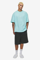 Pegador Colne Logo Oversized Tee Washed Sky Blue White Ganzkörper Bild aus der High summer Kollektion für Herren