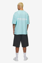 Pegador Colne Logo Oversized Tee Washed Sky Blue White Detailshot aus der High summer Kollektion für Herren