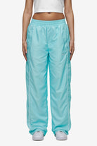 Pegador Lincoln Wide Track Pants Sky Blue Hauptansicht aus der High summer Kollektion für DaHerren