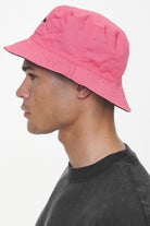 Pegador Juan Reversible Bucket Hat Black Strawberry Gegenansicht aus der Last Minute Kollektion für Herren