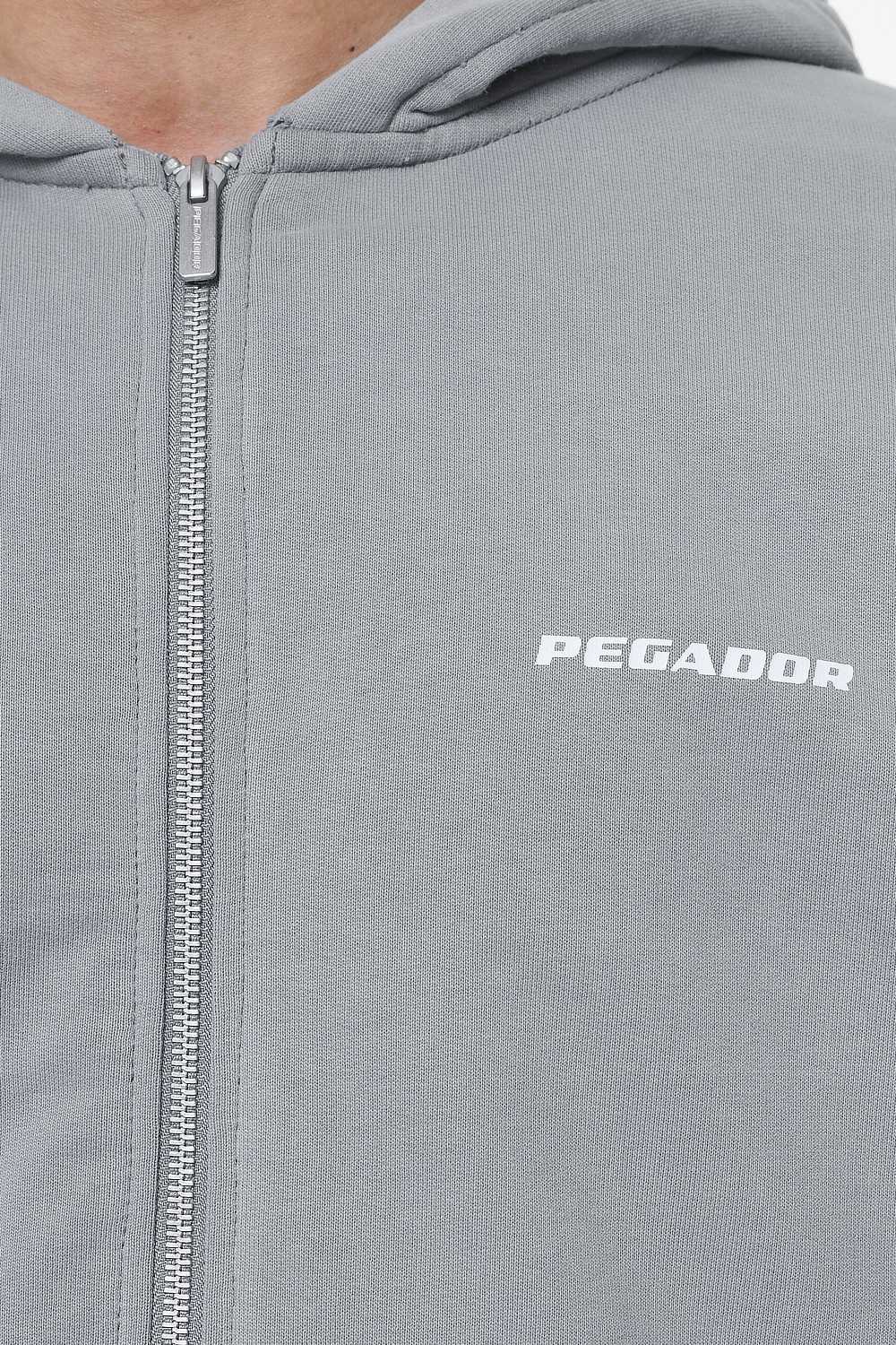 Pegador Colne Terry Logo Oversized Sweat Jacket Heavy Washed Cool Grey Detailshot aus der Last Minute Kollektion für Herren