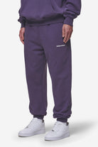 Pegador Logo Heavy Sweat Jogger Washed Deep Purple Seitenansicht aus der Most Alive Kollektion für Herren