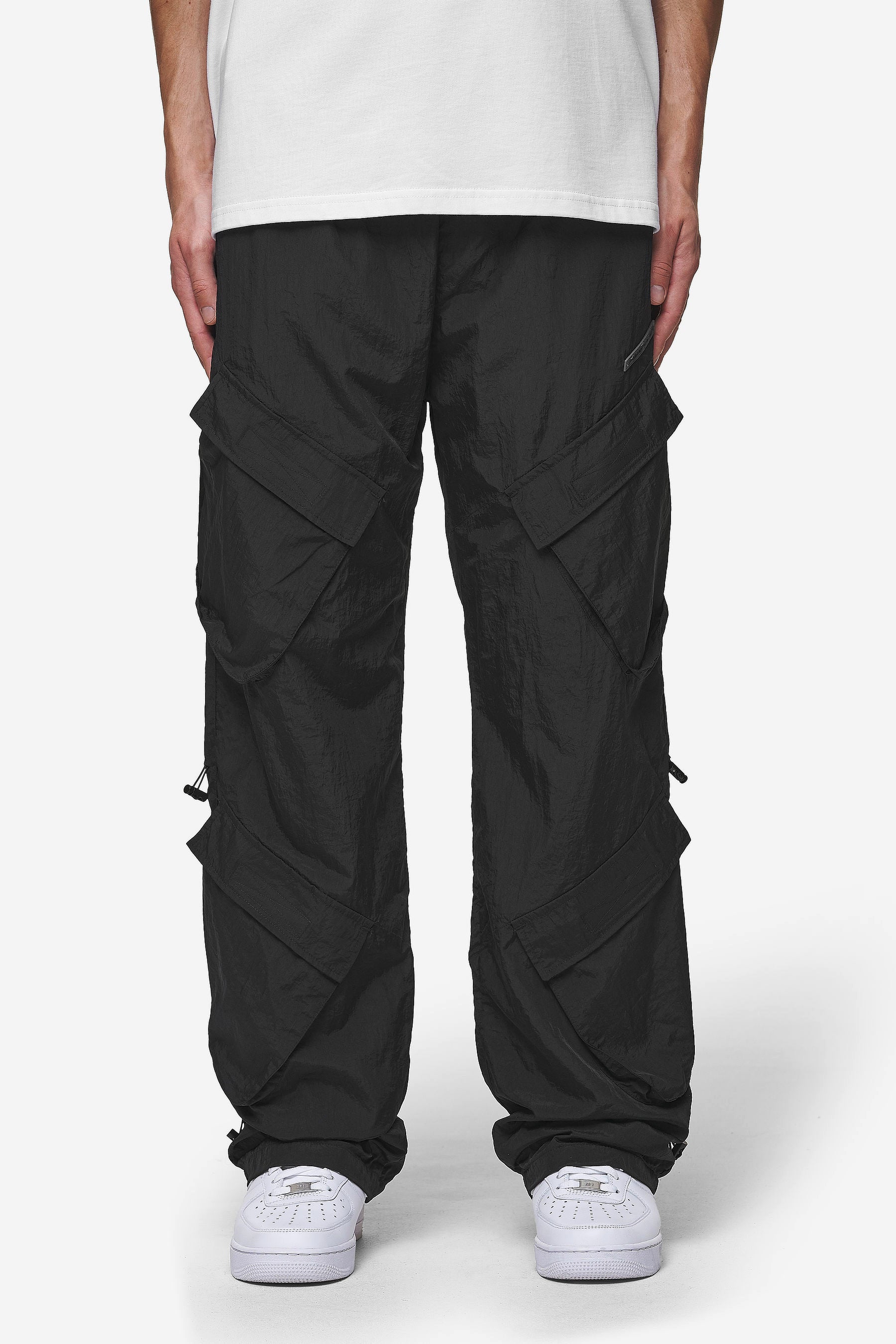 Pegador Varick Wide Tech Cargo Pants Black Hauptansicht aus der Most Alive Kollektion für Herren