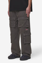 Pegador Penard Wide Cargo Pants Anthracite Seitenansicht aus der Most Alive Kollektion für Herren