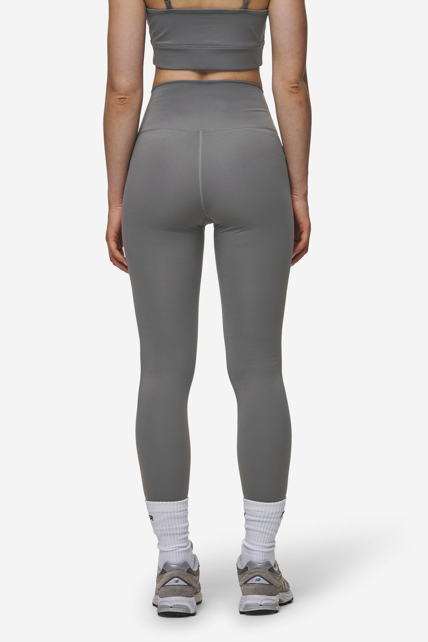 Pegador Leya Leggings Deep Grey White Gegenansicht aus der Most Alive Kollektion für DaHerren