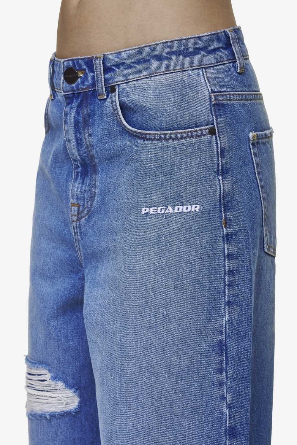 Pegador Mally Super Baggy Jeans Washed Blue Detailshot aus der Most Alive Kollektion für DaHerren