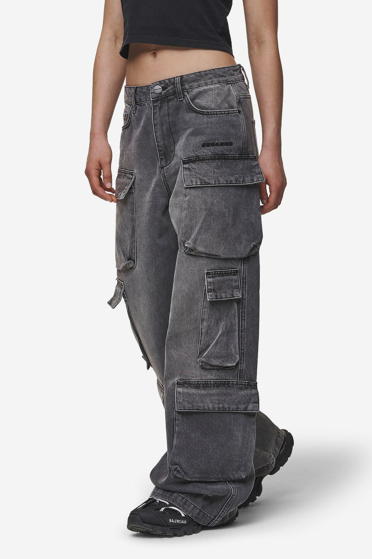 Pegador Leli High Waist Cargo Jeans Washed Deep Grey Seitenansicht aus der Most Alive Kollektion für DaHerren