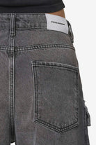 Pegador Leli High Waist Cargo Jeans Washed Deep Grey Detailshot aus der Most Alive Kollektion für DaHerren