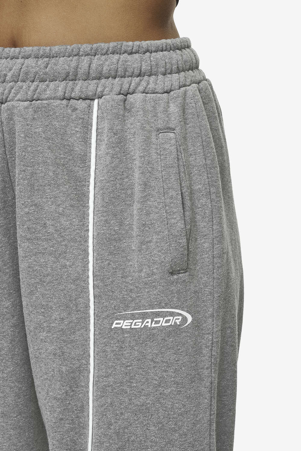 Pegador Silvi High Waisted Sweat Pants Deep Grey Melange Detailshot aus der Most Alive Kollektion für DaHerren