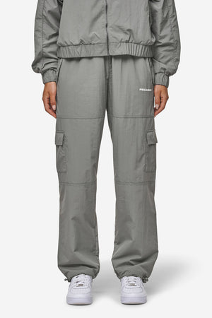 Pegador Yuri Tracksuit Pants Deep Grey Hauptansicht aus der Most Alive Kollektion für DaHerren