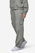 Pegador Yuri Tracksuit Pants Deep Grey Seitenansicht aus der Most Alive Kollektion für DaHerren