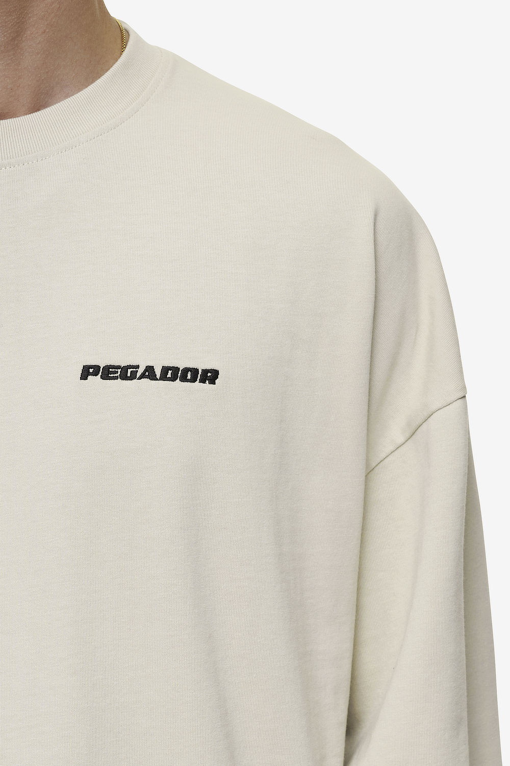 Pegador Rusk Logo Oversized Longsleeve Washed Light Beige Detailshot aus der Most Alive Kollektion für Herren