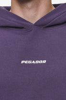 Pegador Logo Boxy Hoodie Washed Deep Purple Detailshot aus der Most Alive Kollektion für Herren