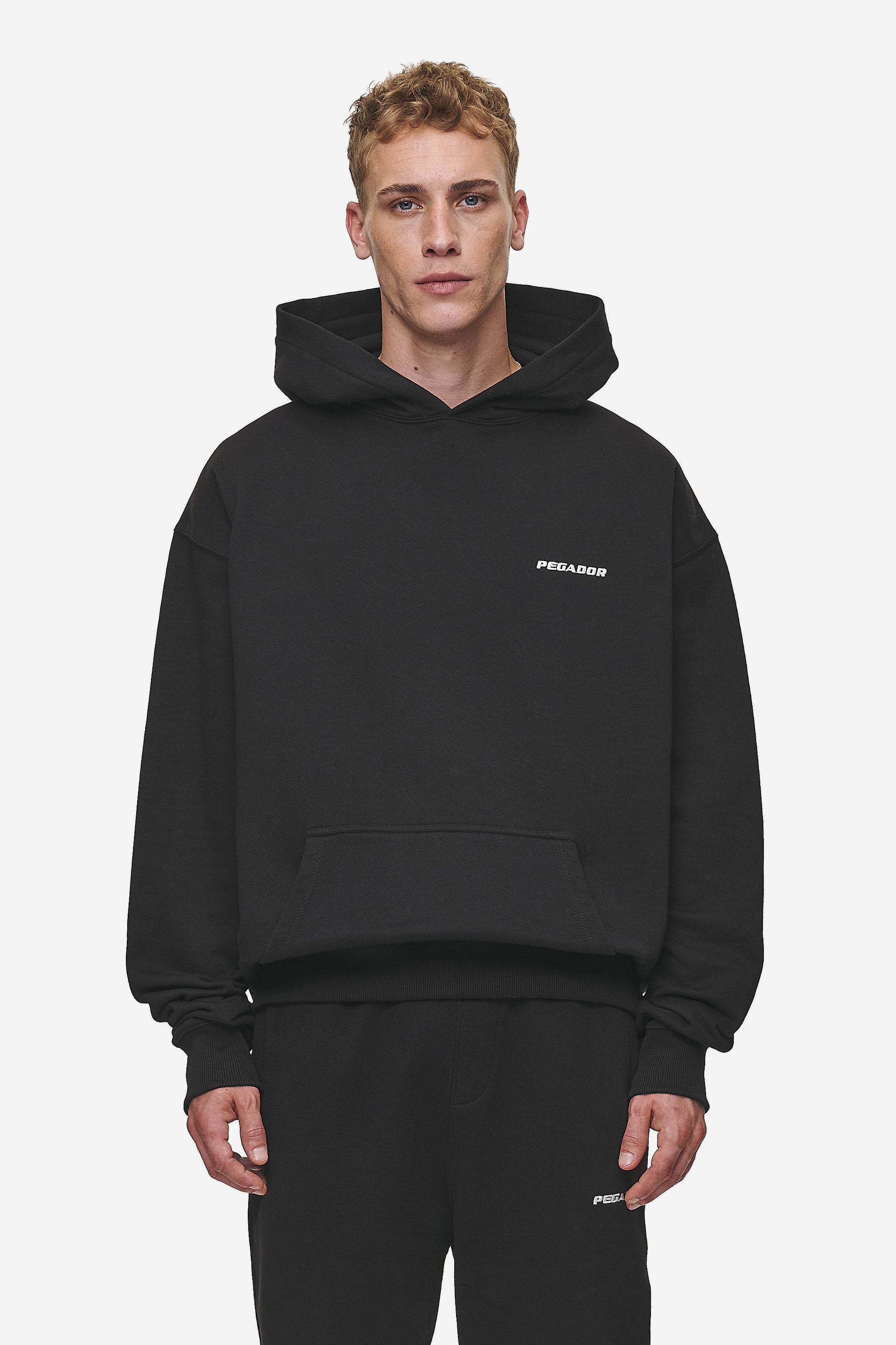 Pegador Logo Oversized Hoodie Washed Black Hauptansicht aus der Most Alive Kollektion für Herren