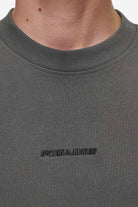 Pegador Logo Boxy Tee Washed Anthracite Detailshot aus der Most Alive Kollektion für Herren