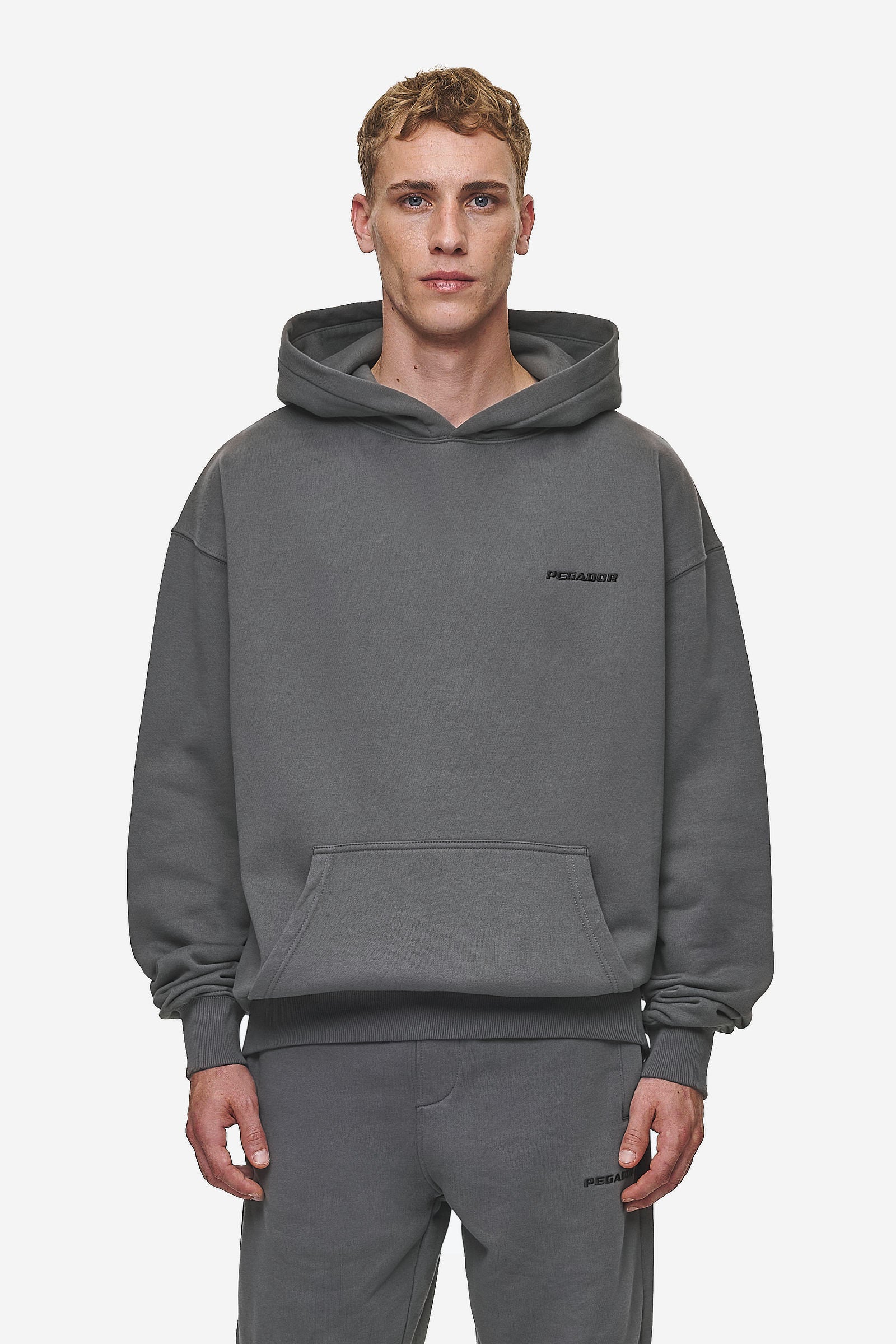 Pegador Logo Oversized Hoodie Washed Anthracite Hauptansicht aus der Most Alive Kollektion für Herren