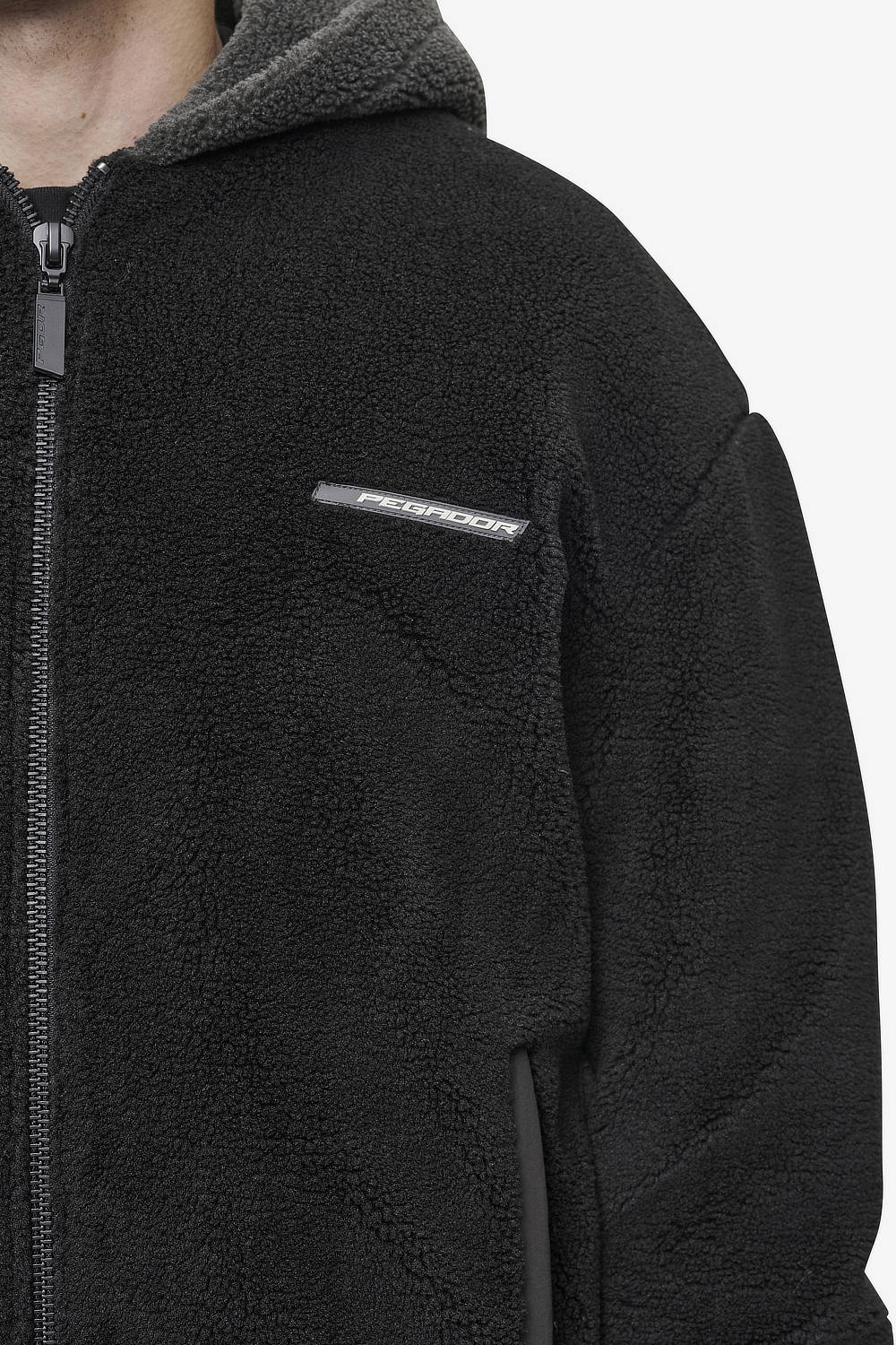 Pegador Absecon Teddy Jacket Black Anthracite Detailshot aus der Most Alive Kollektion für Herren