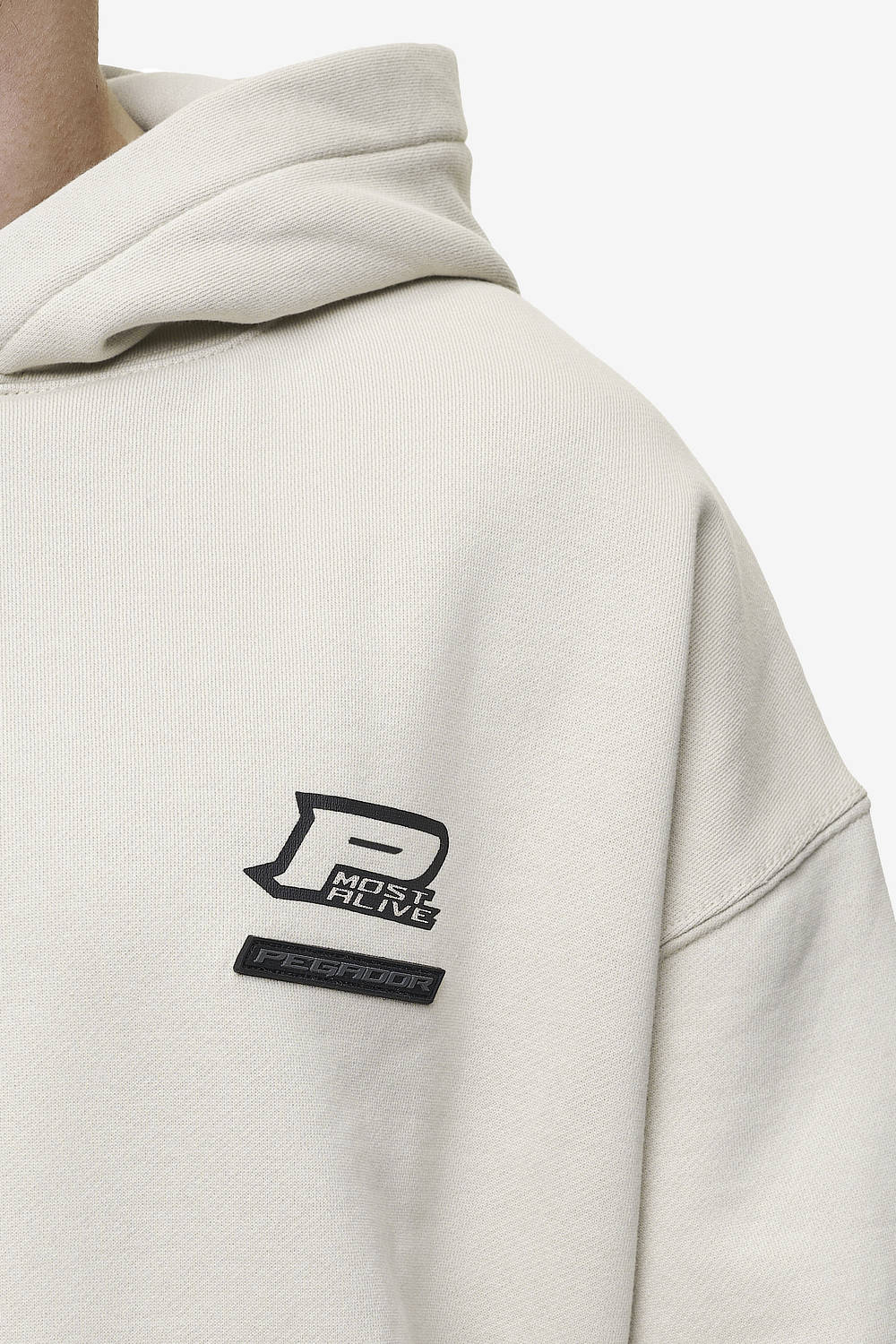 Pegador Hawkins Oversized Hoodie Washed Light Beige Detailshot aus der Most Alive Kollektion für Herren