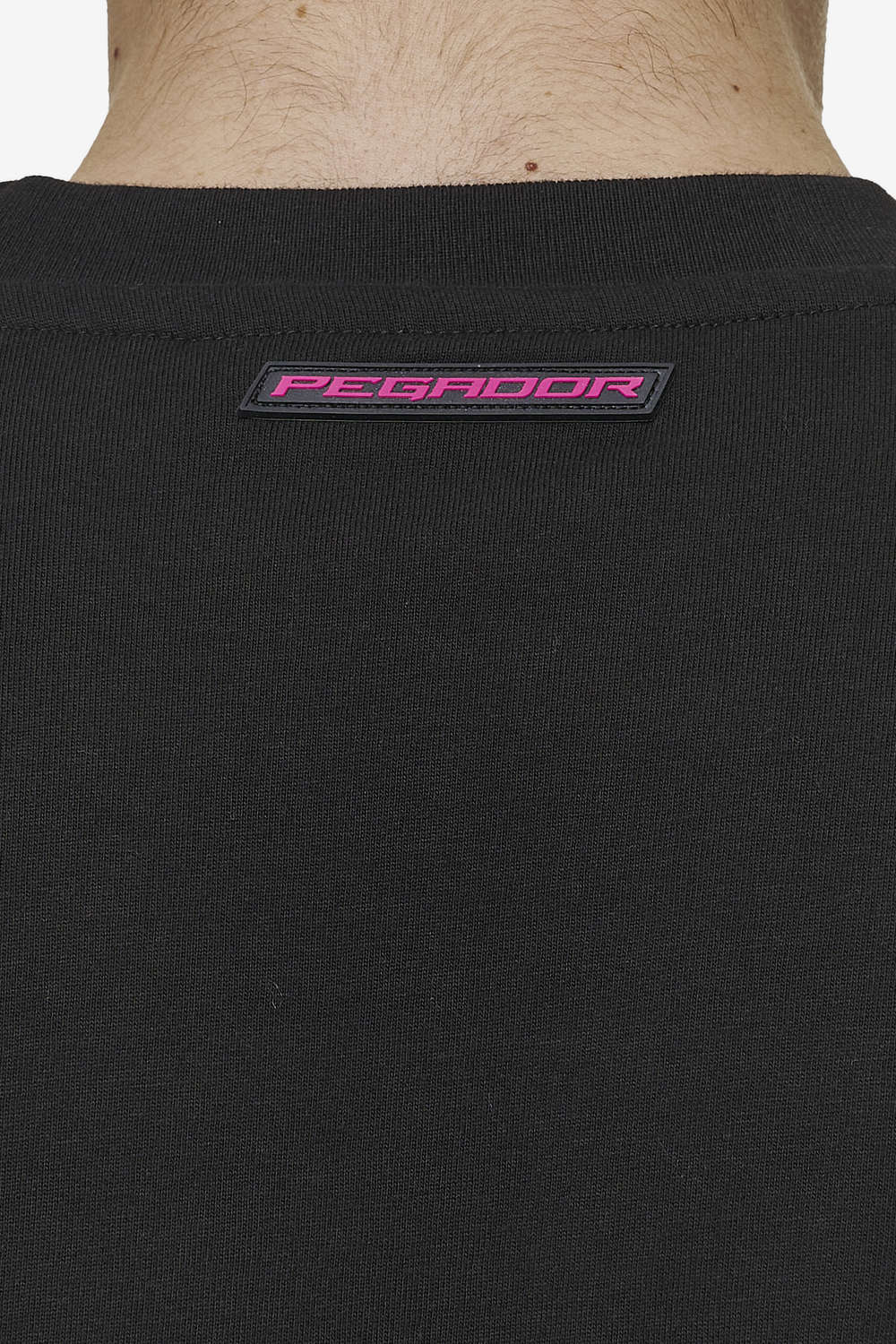 Pegador Carver Boxy Tee Washed Black Detailshot aus der Most Alive Kollektion für Herren