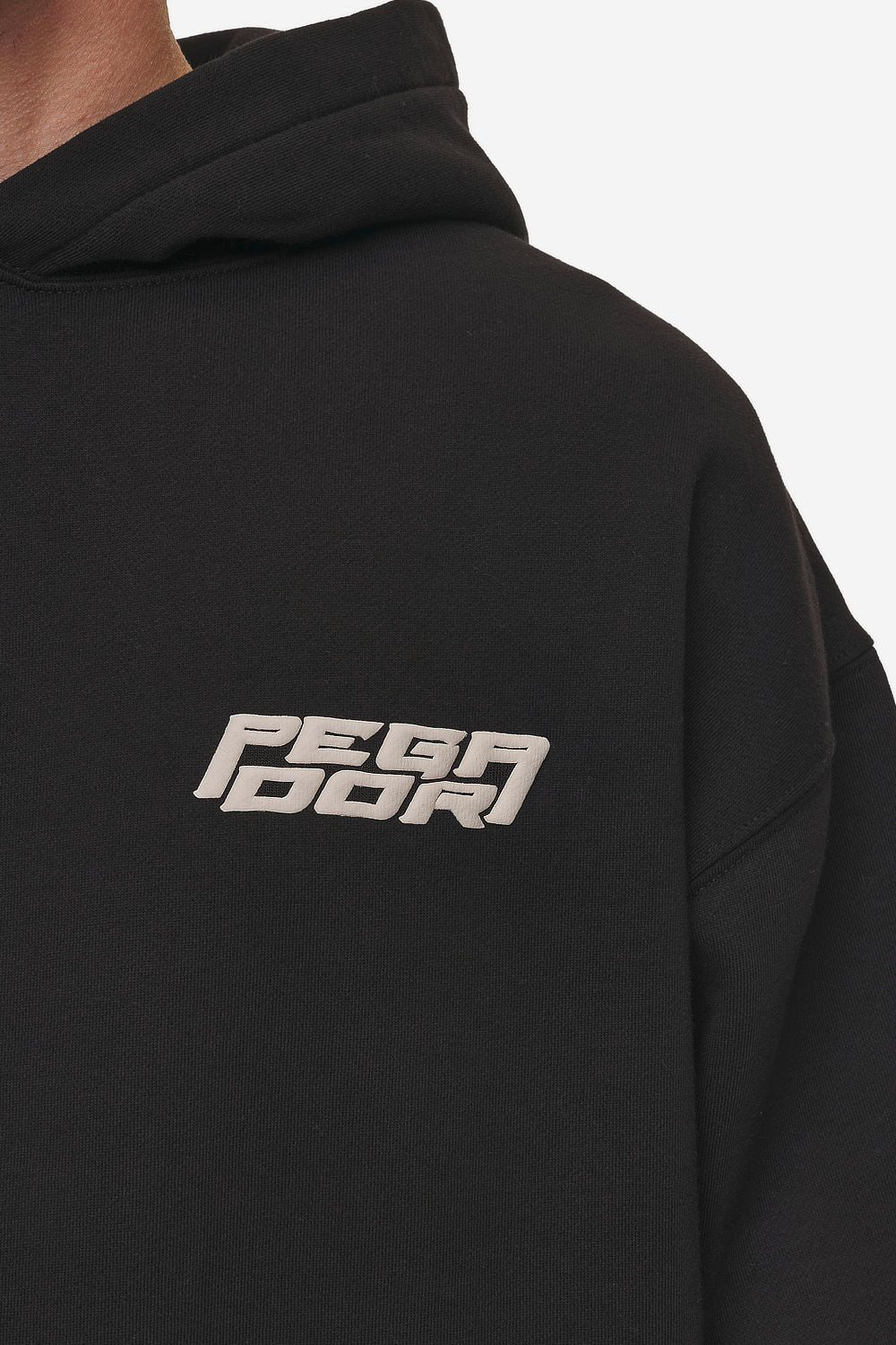 Pegador Doyer Oversized Hoodie Washed Black Detailshot aus der Most Alive Kollektion für Herren