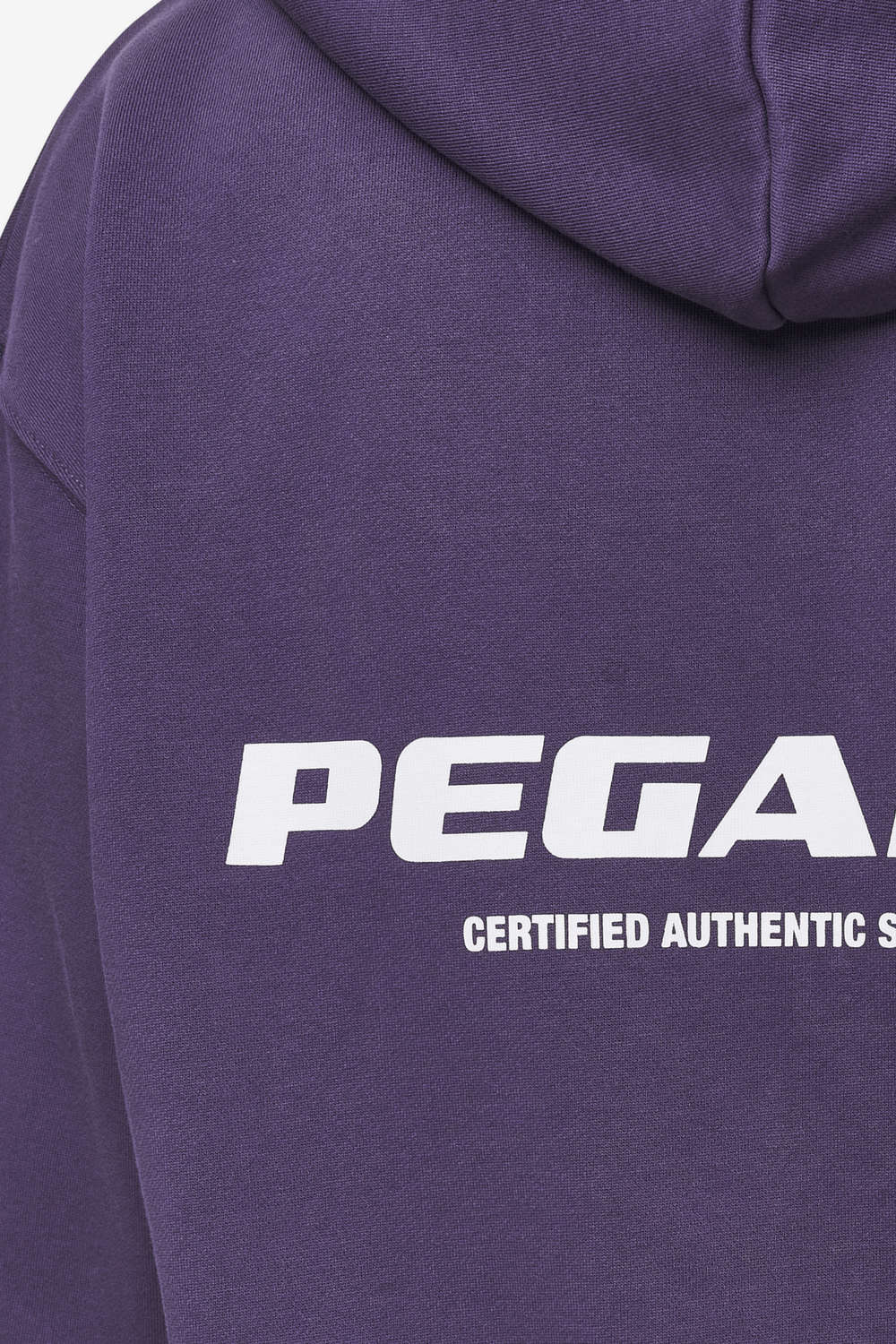 Pegador Colne Logo Oversized Sweat Jacket Washed Deep Purple White Detailshot aus der Most Alive Kollektion für Herren