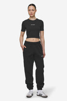 Pegador Villa High Waisted Sweat Pants Black White Gum Ganzkörper Bild aus der Most Alive Kollektion für DaHerren