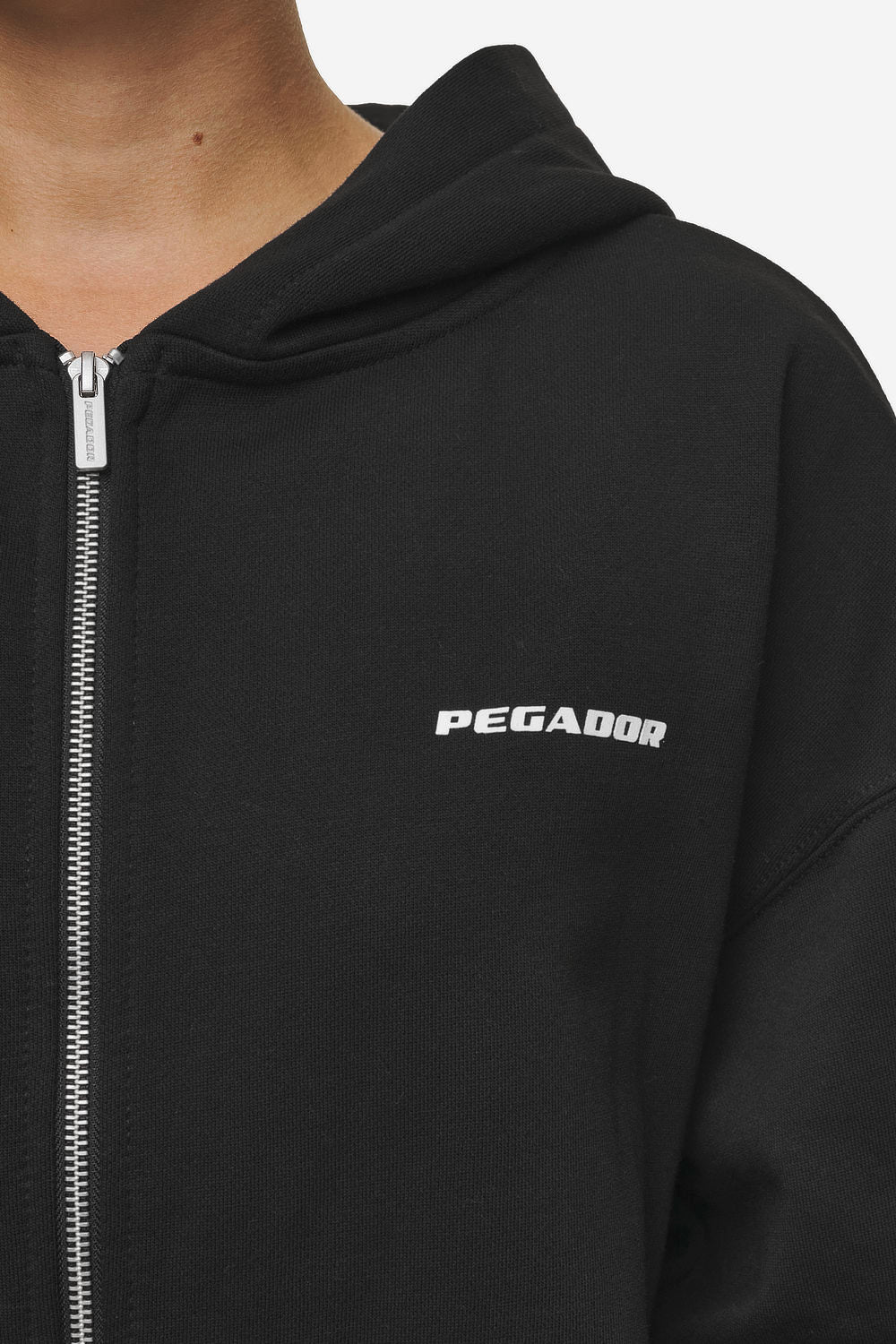 Pegador Clarita Oversized Sweat Jacket Black White Gum Detailshot aus der Most Alive Kollektion für DaHerren