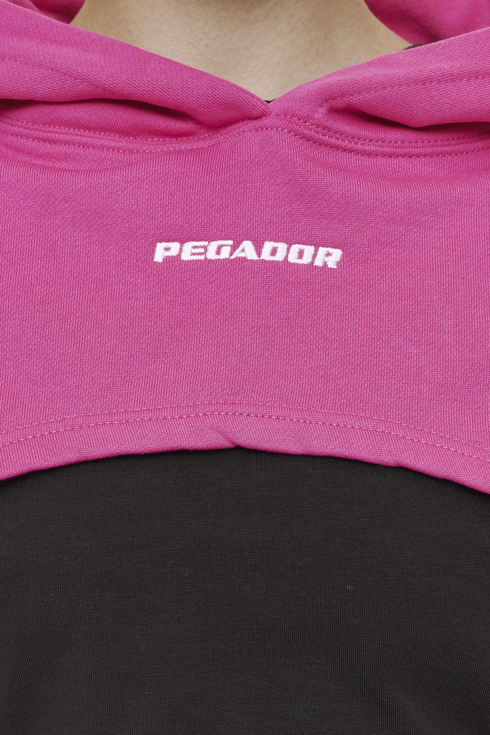 Pegador Mina Super Cropped Hoodie Washed Digital Pink Detailshot aus der Most Alive Kollektion für DaHerren