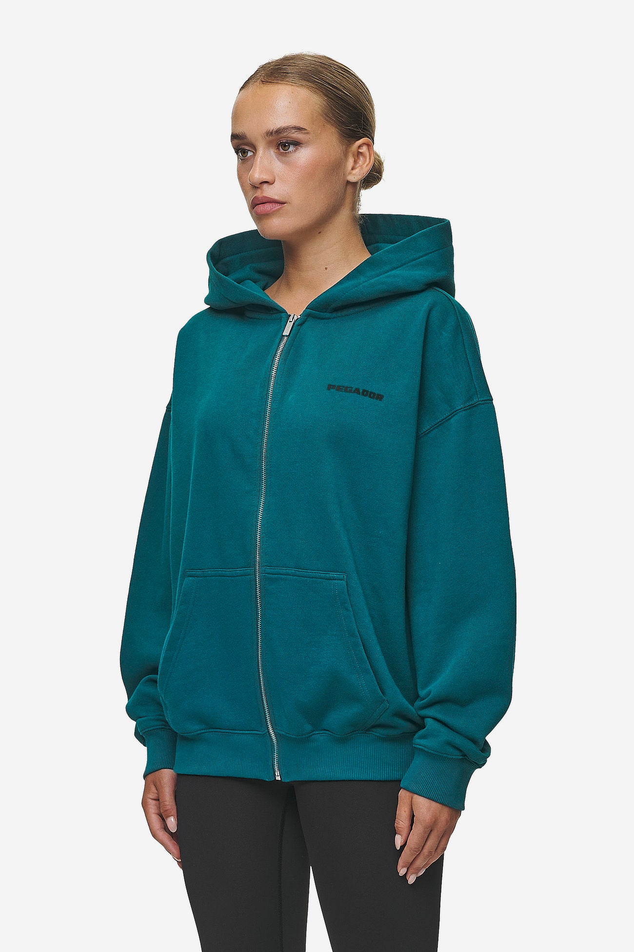 Pegador Clarita Oversized Sweat Jacket Washed Urban Turquoise Black Gum Seitenansicht aus der Most Alive Kollektion für DaHerren