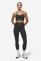 Pegador Taja Sport Bra Black White Ganzkörper Bild aus der Most Alive Kollektion für DaHerren