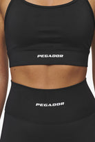 Pegador Taja Sport Bra Black White Detailshot aus der Most Alive Kollektion für DaHerren