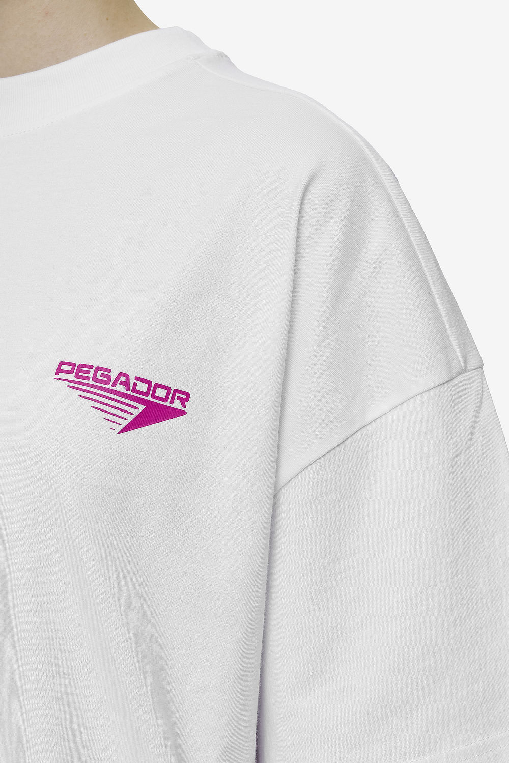 Pegador Mei Heavy Oversized Tee White Detailshot aus der Most Alive Kollektion für DaHerren